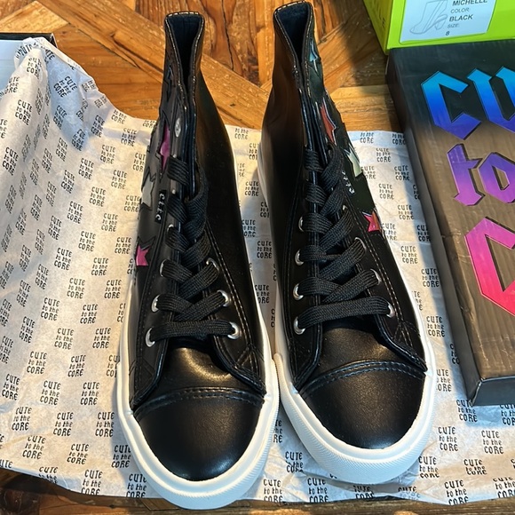 Cute to the Core Star Black high top Sneakers - Picture 3 of 6